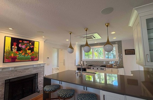 Dunedin House | Private Luxury Waterfront Home near Down Dunedin