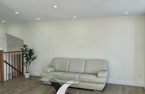 London House | Private Main Floor Retreat in St. Thomas – Spacious & Ideal for a Relaxing Stay!