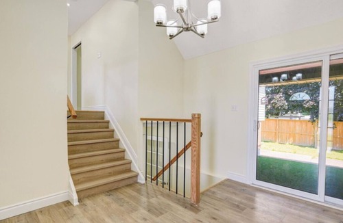 London House | Private Main Floor Retreat in St. Thomas – Spacious & Ideal for a Relaxing Stay!