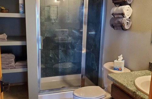 Monitor House | Private Majestic Log Cabin