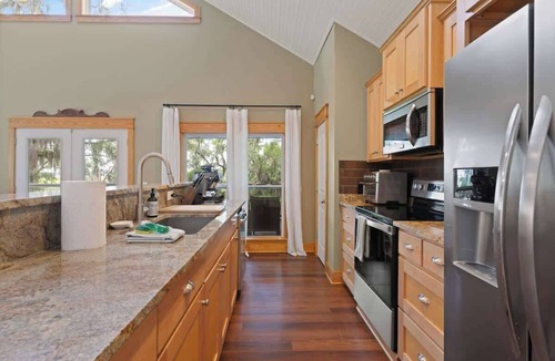 Waverly House | Private marsh home on 5 acres