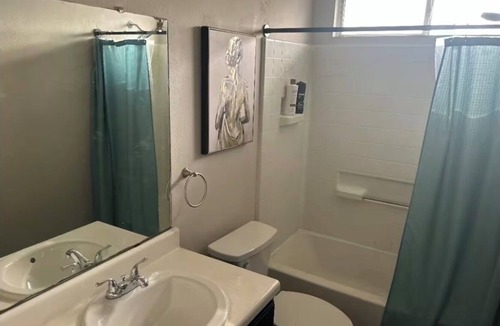 Stoney Ridge House | Private master bedroom with private bath in a house near austin airport