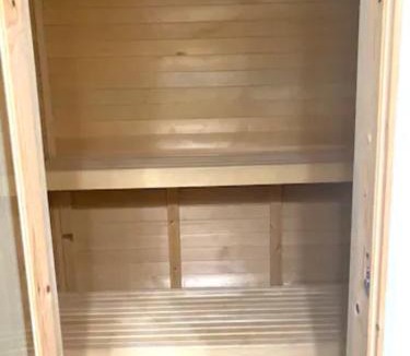 Fair Oaks House | Private Master suite with Sauna and Bathtub