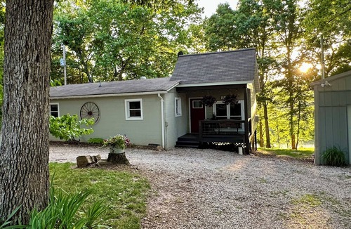 Steelville Cabin | Private Meramec River Frontage! Cozy Cabin with River views and access!