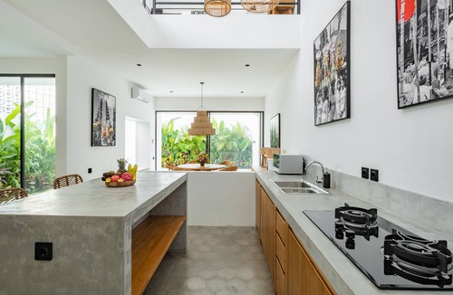 Padonan Villa | Private Modern 2-Bedroom Villa Minutes Away from Canggu's Hotspots!