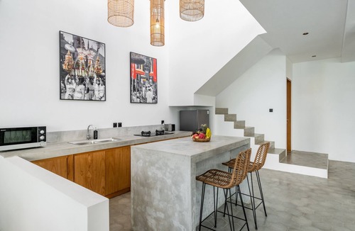 Padonan Villa | Private Modern 2-Bedroom Villa Minutes Away from Canggu's Hotspots!
