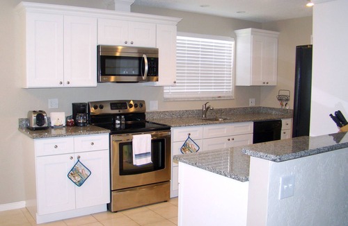 Knollwood Beach House | Private modern 2bd home, very clean, steps to beach