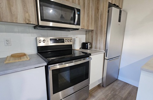 Prospect Bay Apartment | Private, Modern Boho Detached Suite w/Hot Tub
