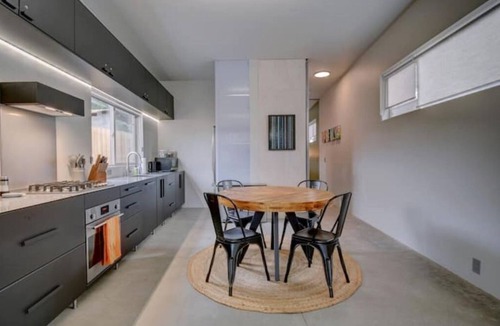 Barelas House | Private modern hideaway in downtown Albuquerque.