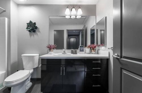 Airport Area Apartment | Private, Modern Luxury 2 Bd/2 Ba