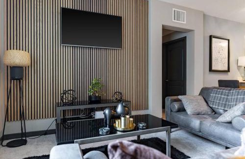 Airport Area Apartment | Private, Modern Luxury 2 Bd/2 Ba