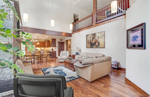 Sunny Slope House | Private Modern Mountain Cabin - 2 Acres in Blue River - Minutes to Breck Gondola