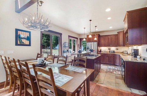 Sunny Slope House | Private Modern Mountain Cabin - 2 Acres in Blue River - Minutes to Breck Gondola