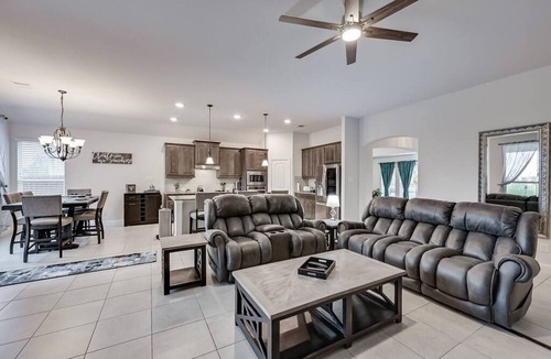 Burleson House | ★Private Modern Pool Home ★ Backyard Vibes + More!