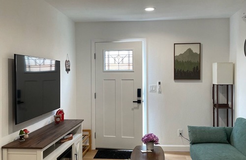 Berryessa House | Private Modern Spacious 1B1B 2 beds - Prime Location