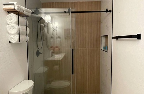 Berryessa House | Private Modern Spacious 1B1B 2 beds - Prime Location