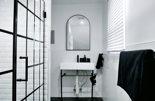 Vernon House | Private Mountain Creek Getaway!