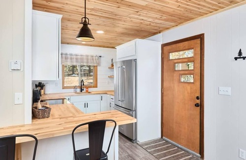 Rainbow Valley Cabin | Private Mountain Cabin w/Hot Tub + Forest Views