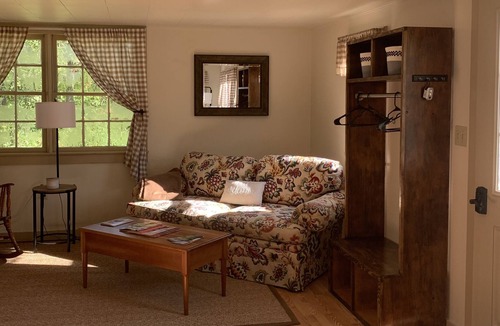 Weston Cottage | Private Mountain Cottage