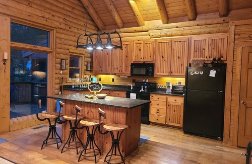 Cleveland Cabin | Private Mountain Log Home