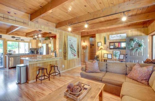 Tahoe Paradise House | Private Mountain Retreat: 8 Mi to Lake Tahoe!