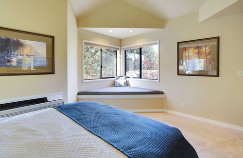Century West Hotel | Private Mt. Bachelor Village suite in Bend with access to resort hot tubs/pool