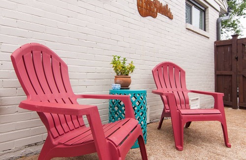 Merry Oaks House | Private Music City Suite, Private Entry, minutes from downtown!