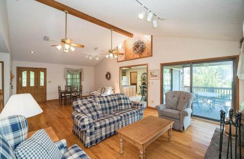 Bonne Terre House | Private NATURE Getaway with HIKING