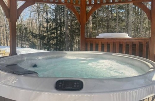 Francestown House | Private NH Escape | Cozy Fireplace & Deck