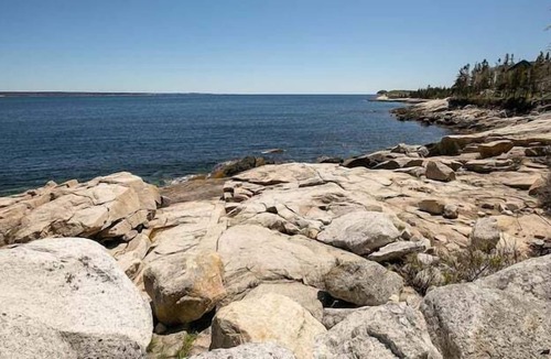 Northwest Cove House | Private Nordic Spa Villa with Hot Tub and Sauna