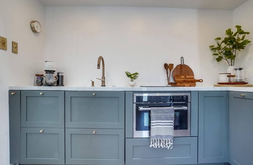 Melrose House | Private Not-So-Tiny Home: Yard+Dogs OK