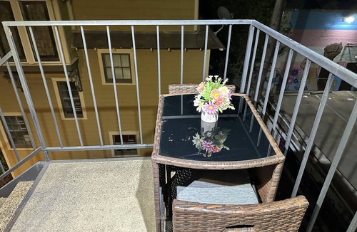 Oak Lawn Condo | Private Oak Lawn 3BR Condo Near Turtle Creek