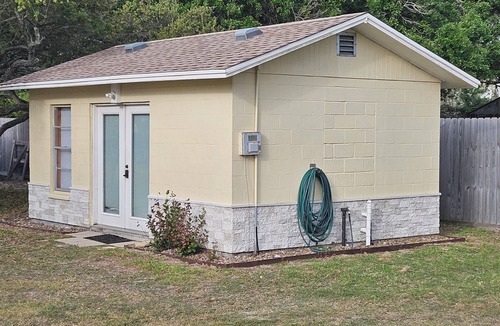 Flour Bluff Cottage | Private Oaks