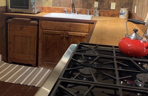 Ithaca House | Private oasis close to town!