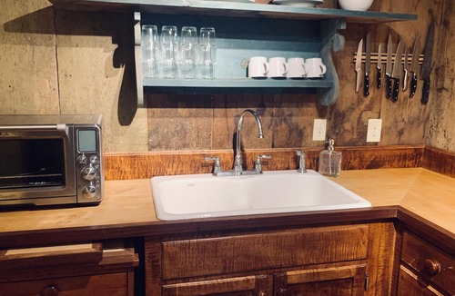 Ithaca House | Private oasis close to town!