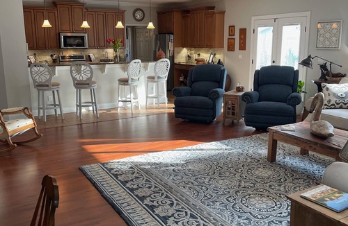 St. Augustine House | Private Oasis-Heated Pool-Sleeps 10-Fresh Eggs & Top Amenities-Pet friendly-cozy