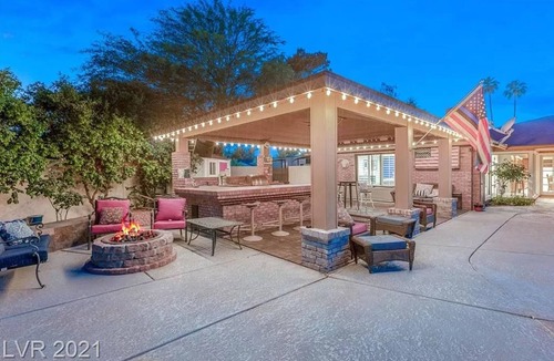 Rancho Oakey House | Private Oasis just minutes from the Strip - Monthly rental