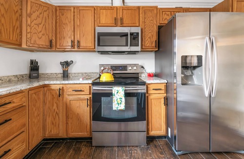 Sunrise Manor House | Private Oasis with Heated Pool, BBQ & Fire Pit Near Downtown.