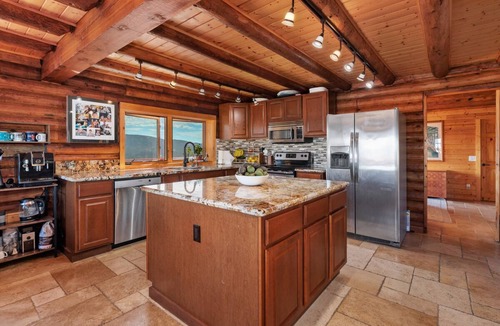Escondido Cabin | Private ocean-view estate - Close to Surf Cup, Beaches, LegoLand, Safari Park