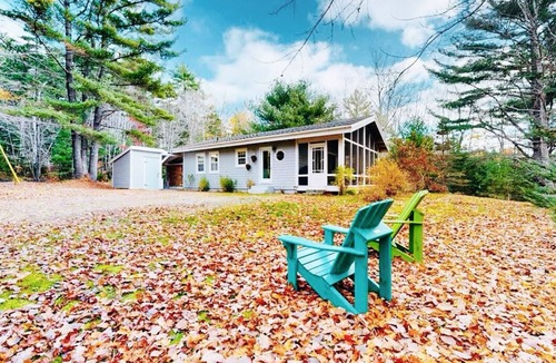 Queens Cottage | Private oceanfront cottage getaway in Mill Village