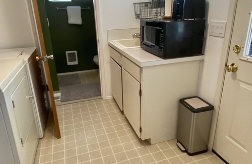 West Wenatchee House | Private one bed one bath stay