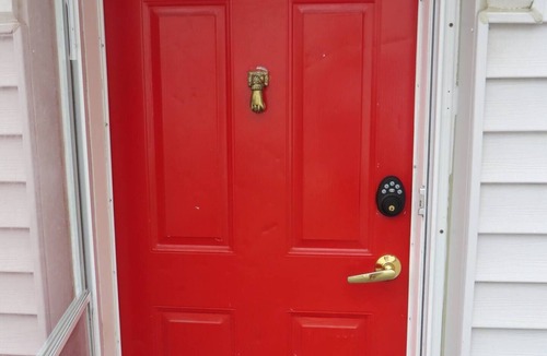 Clairlea House | Private one-bedroom apartment with separate entrance + free parkingn
