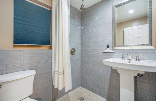 View Park-Windsor Hills Apartment | Private one bedroom ADU -Separate Entry - View Park