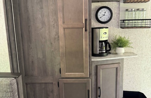 Narvon RV Rental | Private one-of-a-kind Camping experience! Hot Tub!