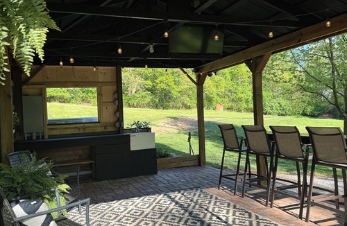 Narvon RV Rental | Private one-of-a-kind Camping experience! Hot Tub!