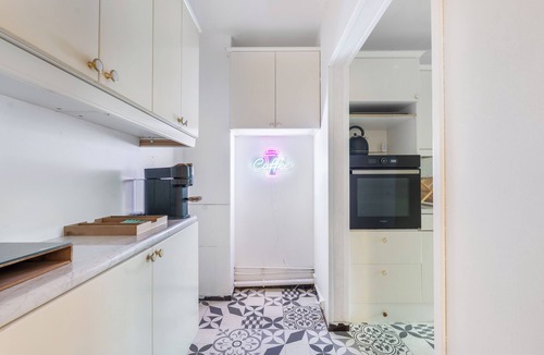Asnieres-sur-Seine Apartment | Private parking, Office with screen, Near Paris & La Défense | 74m2