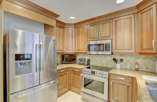 Colee Hammock House | Private Patio ~ Cali King Bed ~ Sleeps 10