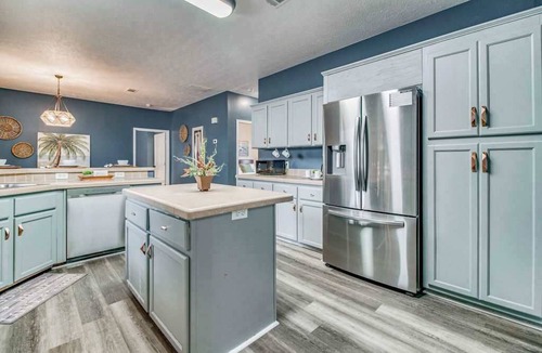 Ono Island House | Private Patio & Close to Beach! Coastal Cottage