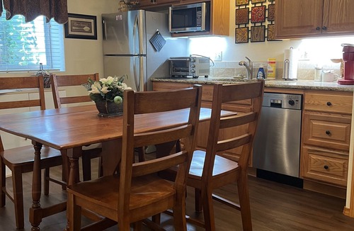 Briargate House | Private, Peaceful, Comfy Suite, Hot Tub, Kitchenette. Friendly, attentive hosts.