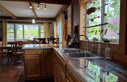 Clay House | Private, Peaceful 3 bedroom home on Horseshoe Island